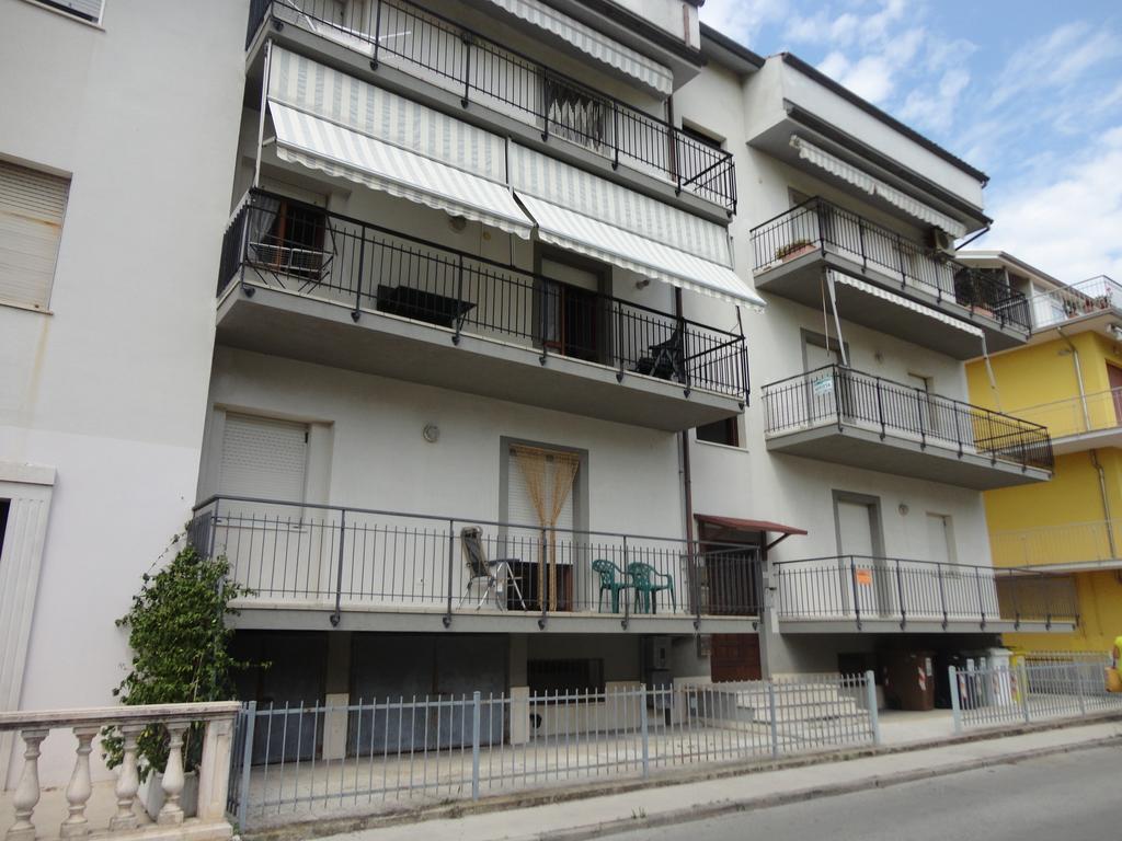 Via Pesaro A/C Apartment Marcelli Exterior photo